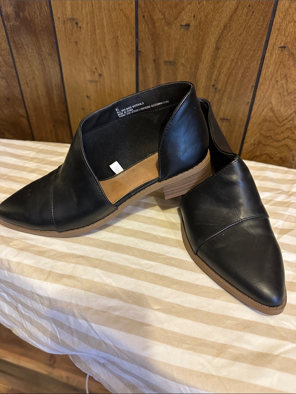 Universal Thread Black Pointed-Toe Cutout Ankle Booties